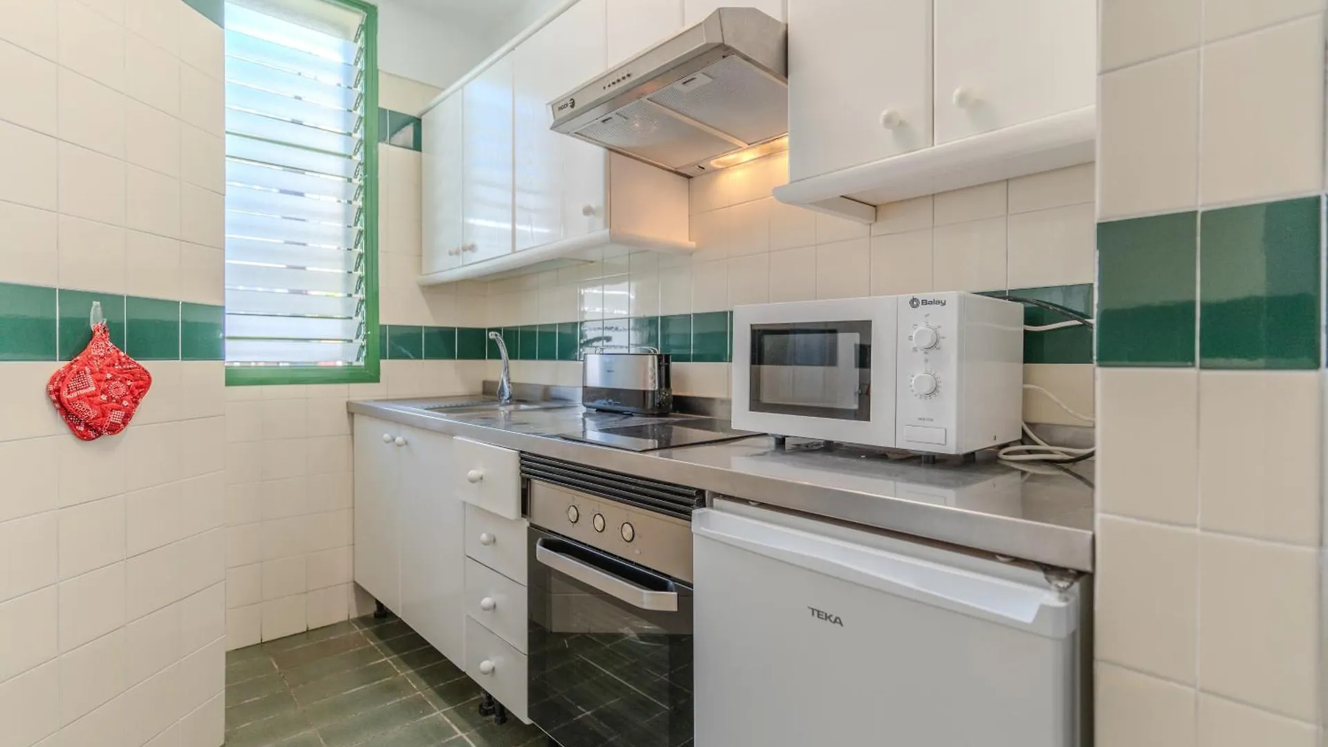 Go2Tenerife Apart Sira Family, Pool & Beach Playa de las Américas Appartement